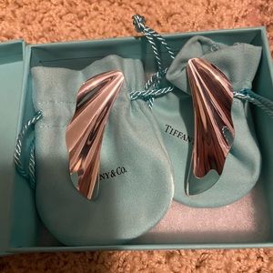 BRAND NEW NEVER WORN Tiffany’s elsa pereti high tide collection